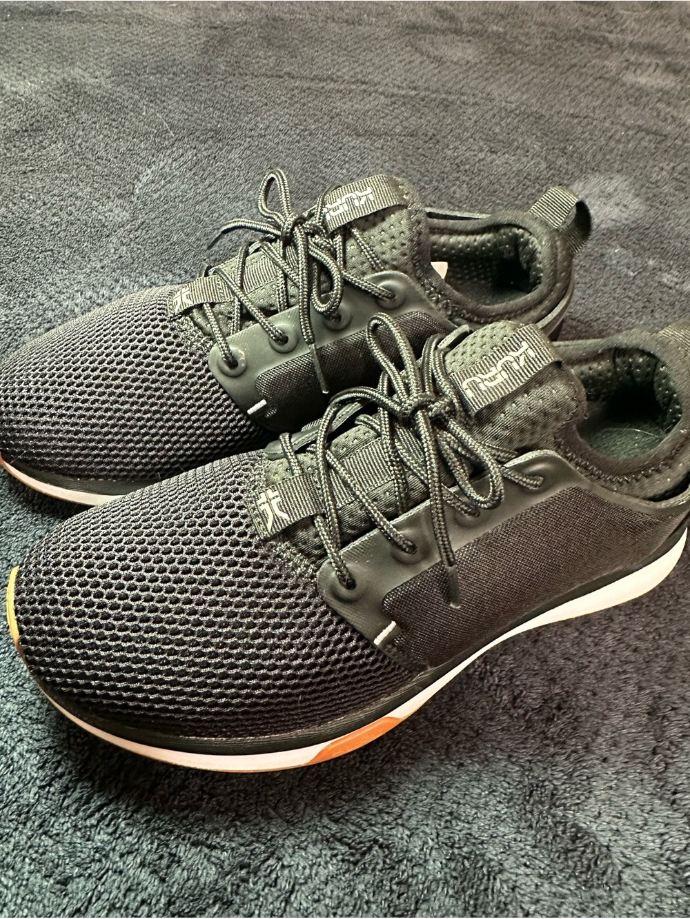 Kuru Atom Performance Like New  Comfort Black Sneakers WIDE 6.5